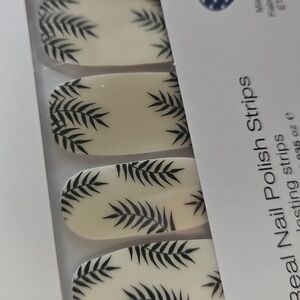 Color Street Palm Before The Storm